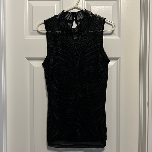 NEW w/o tags Women's INC black Size M sleeveless blouse - Picture 1 of 6